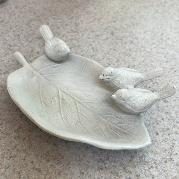 Other - WHITE BIRDS ON LEAF TRINKET DISH TRAY 
3 birds detailed leaf white paint metal